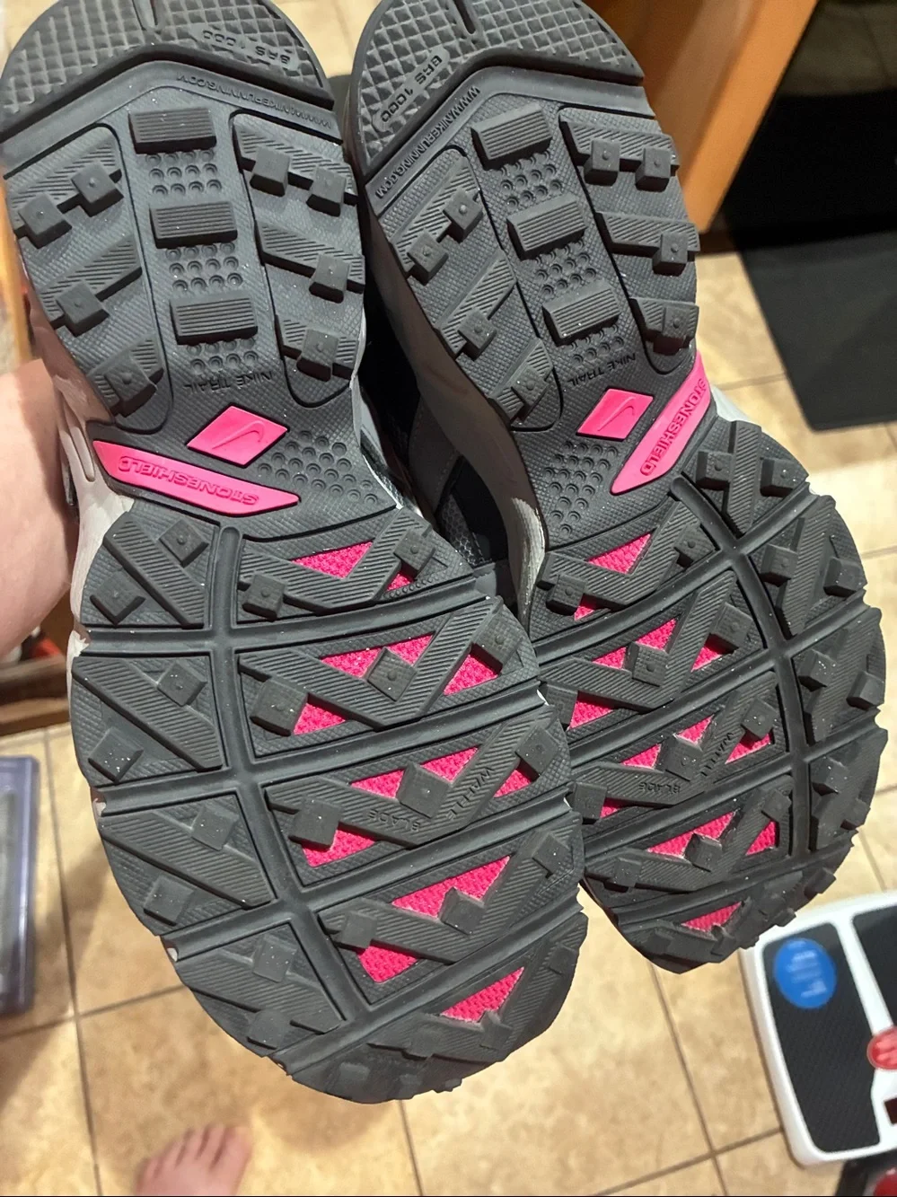 Nike Women's Gray and Pink Athletic Sneakers